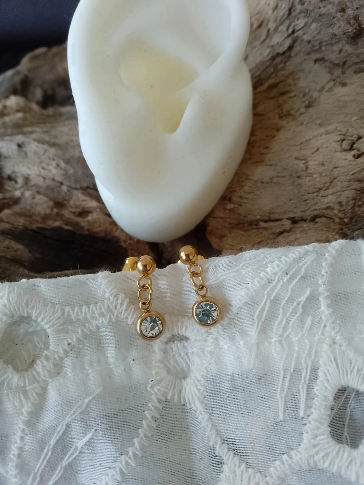 Pendientes de circonitas blancas y acero dorado – photo 2